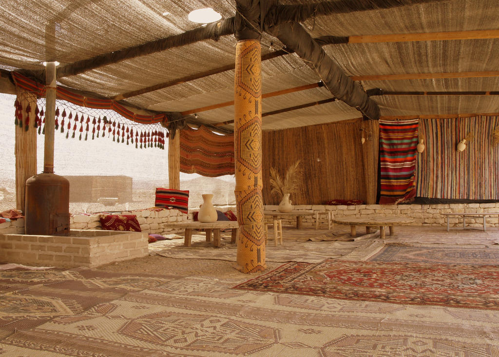 Incense And Spice Route Inn Zofar Room photo
